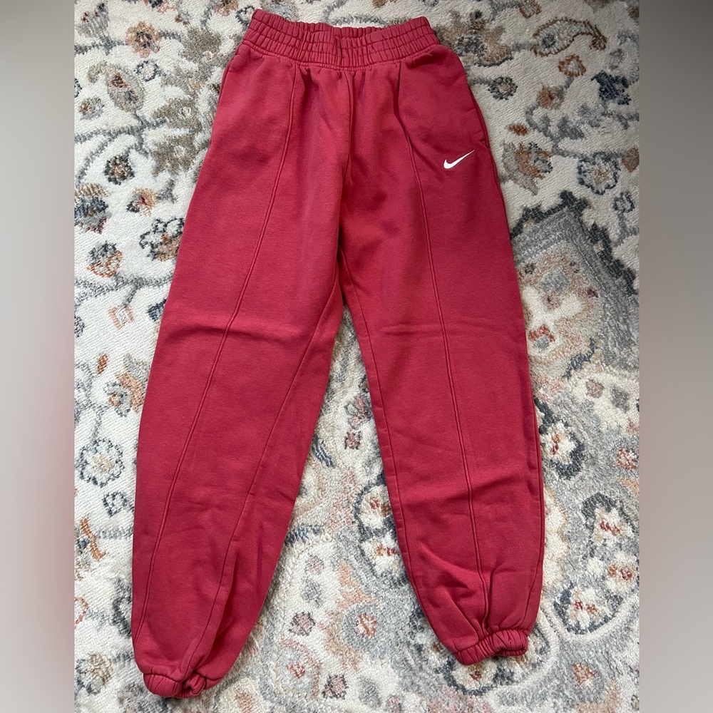 Nike Women’s Pink Jogger Sweatpants